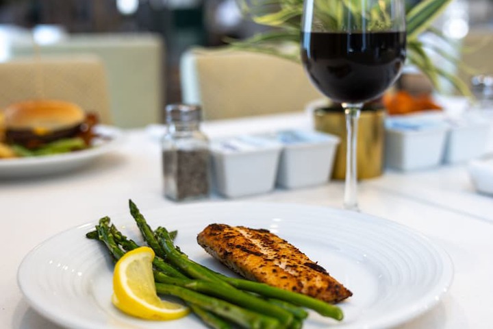 Dining 52 of 57