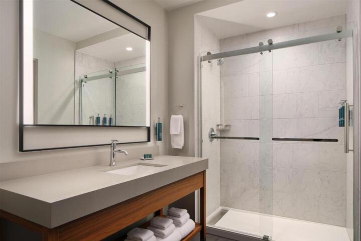Doubletree by Hilton Greenville Airport