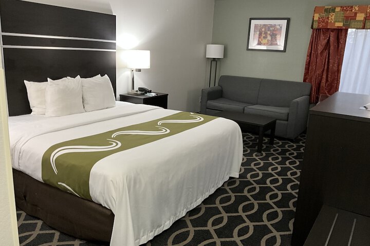 Room 13 of 38