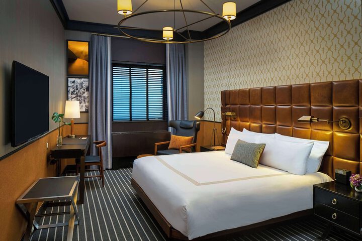 Room 42 of 61