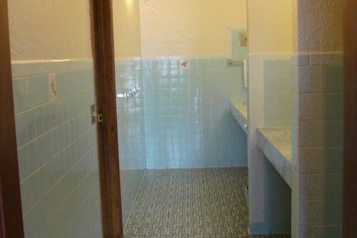 Room 18 of 38