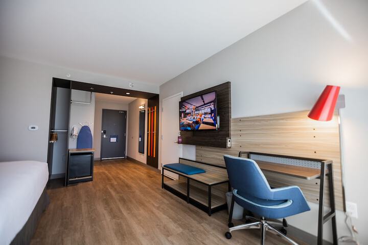 Room 19 of 38