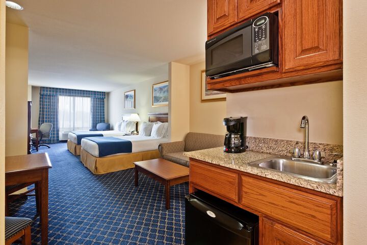 Room 16 of 38