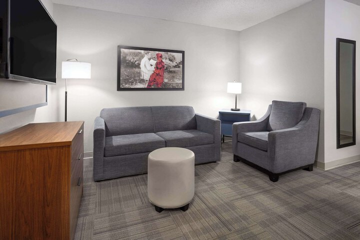 AmericInn by Wyndham Iron Mountain
