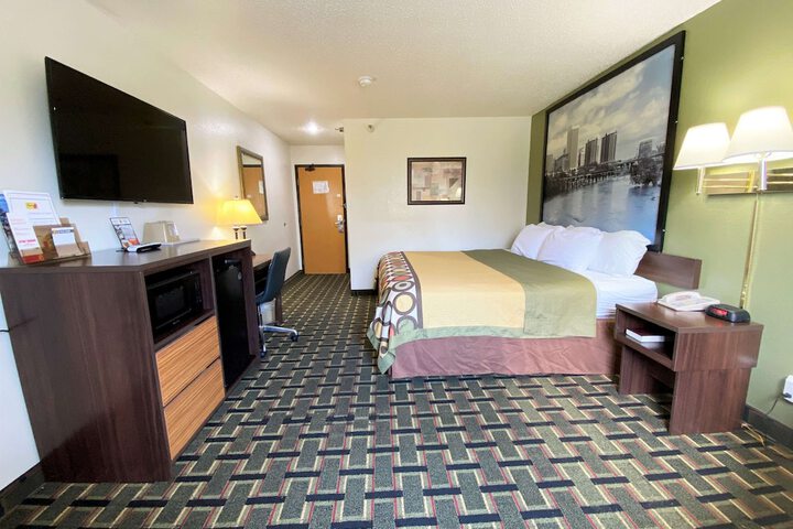 Room 14 of 40