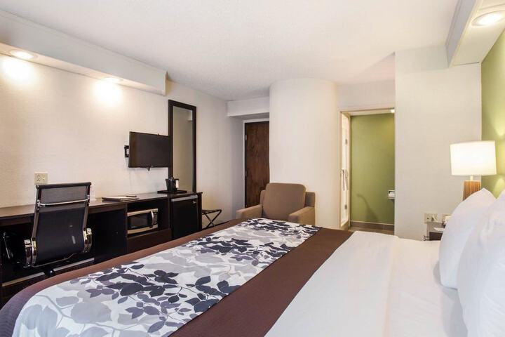 Room 16 of 30