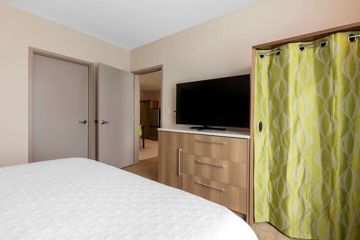 Room 11 of 30
