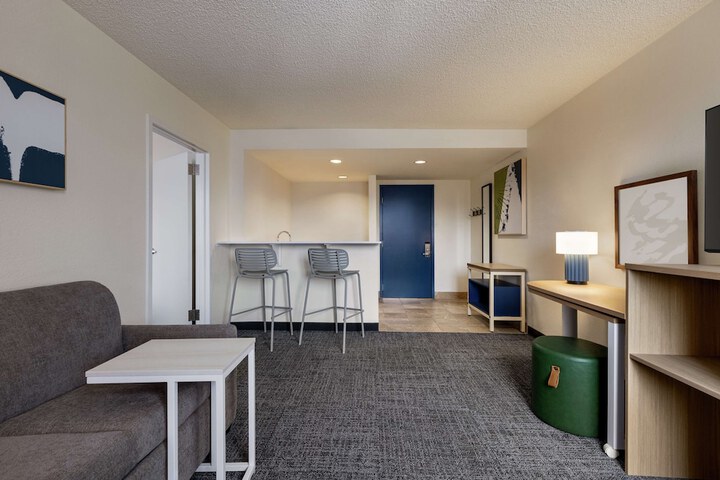 Room 13 of 39