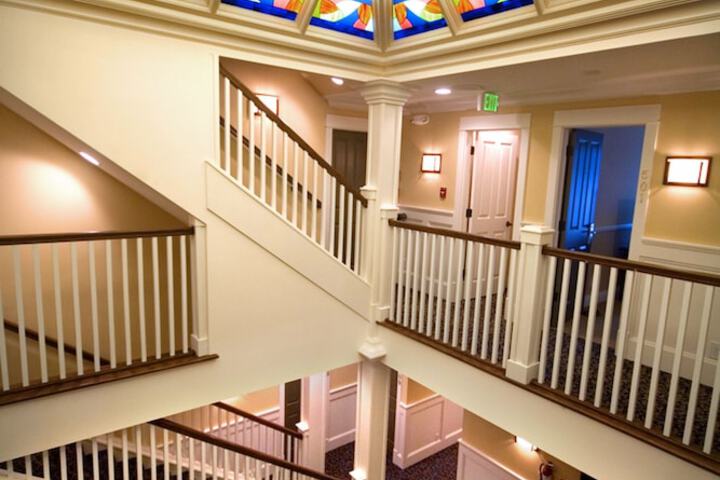 Majestic Inn & Spa