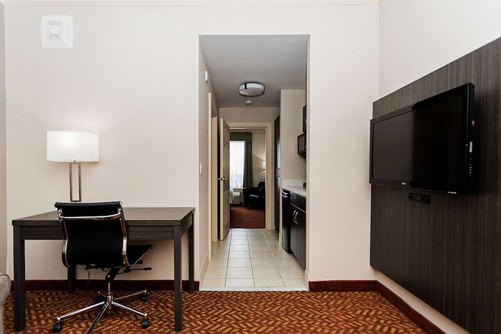 Room 36 of 100