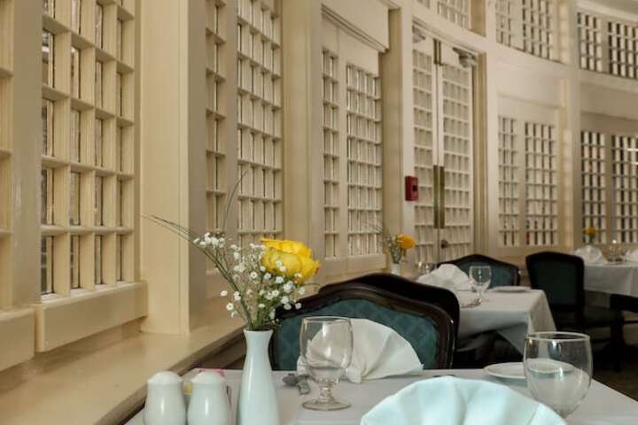 Dining 52 of 69