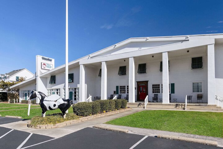 Days Inn by Wyndham Kill Devil Hills Oceanfront - Wilbur