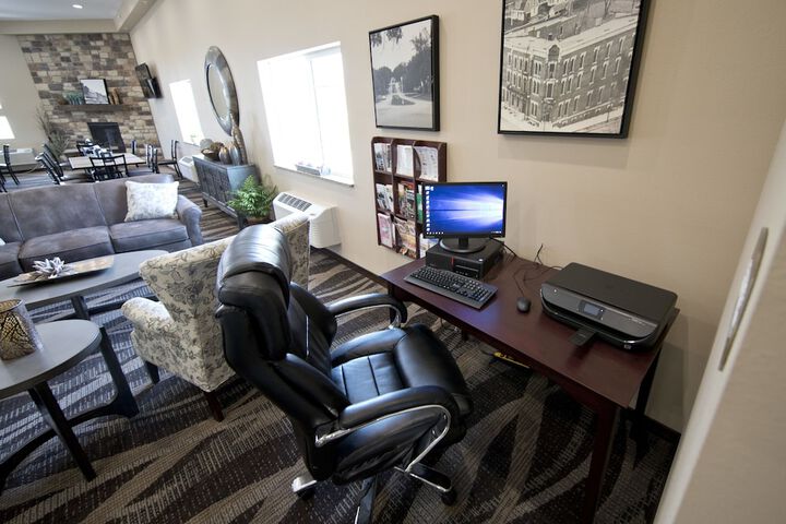 Business Center 41 of 41
