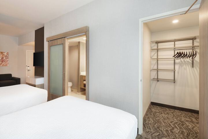 Room 11 of 21