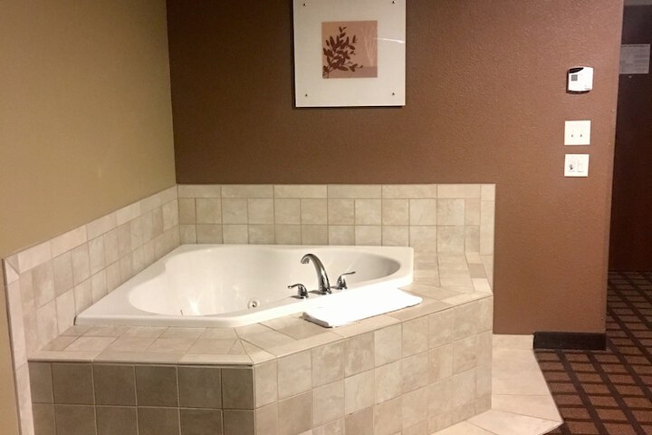 Hot Tub 27 of 28