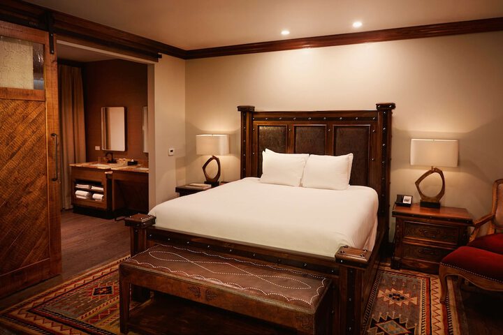 Room 14 of 32