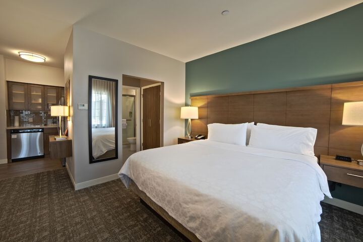 Staybridge Suites Houston - Humble Beltway 8 E by IHG