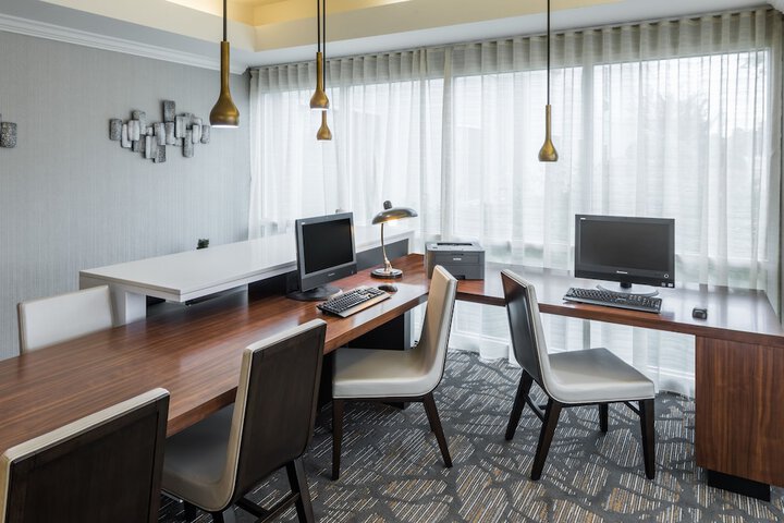 Business Center 19 of 19
