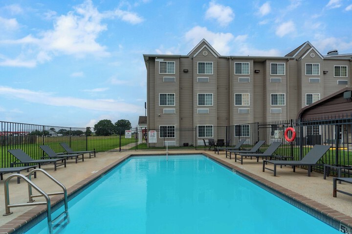 Pool 6 of 34