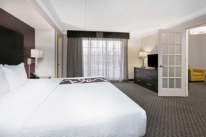 Room 50 of 61