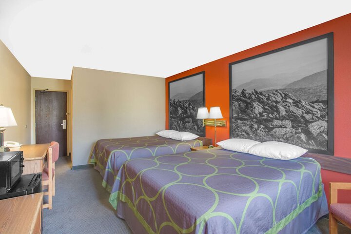 Room 11 of 13