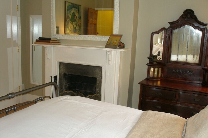 Room 103 of 238