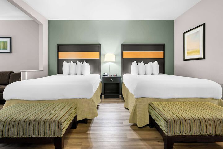 Room 18 of 33