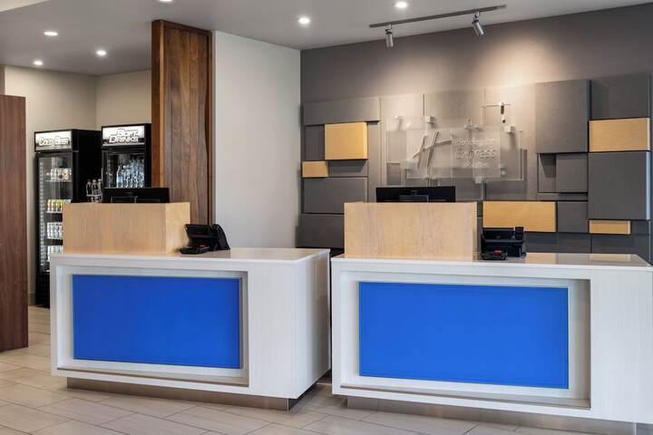 Holiday Inn Express & Suites Madison West - Middleton by IHG