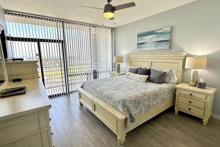 Room 100 of 231