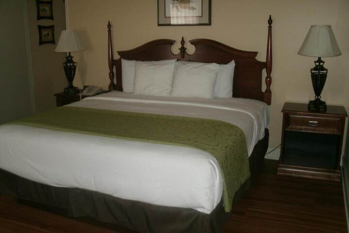 Room 28 of 52