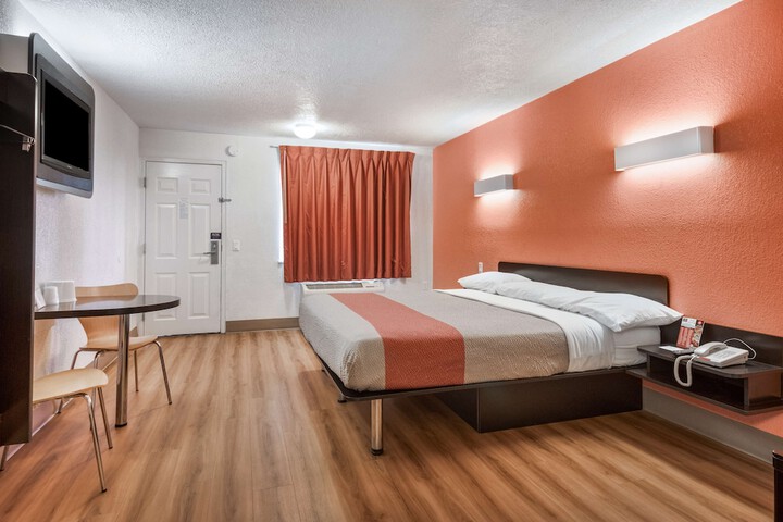 Room 7 of 29