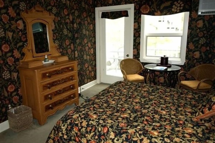 Room 28 of 42