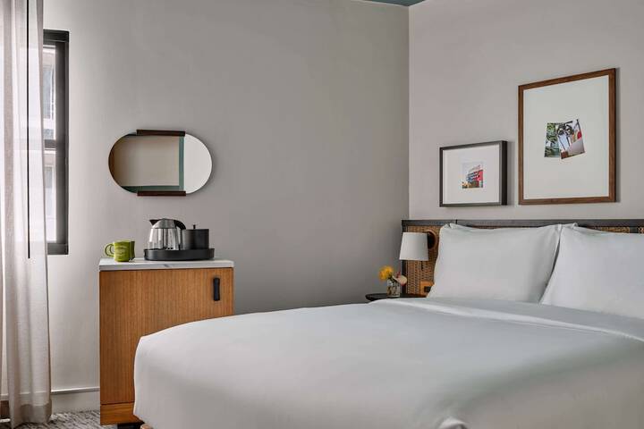 Room 27 of 55