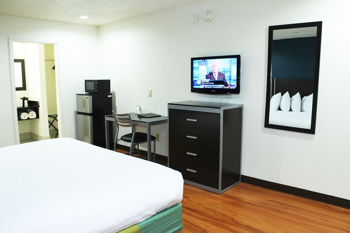 Room 14 of 27