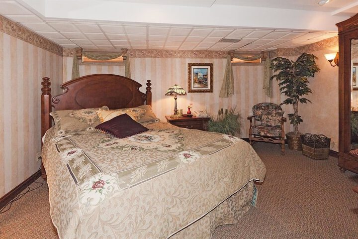 Room 30 of 39