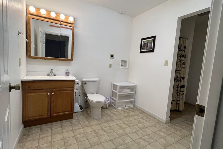 Room 25 of 82