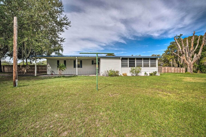 Peaceful Canal-front Retreat w / Boathouse!