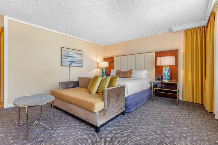 Room 42 of 76