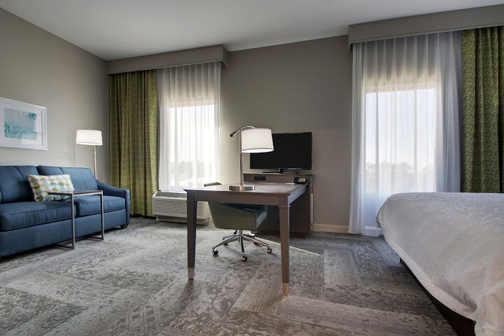 Room 33 of 72