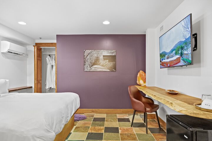 Room 28 of 59