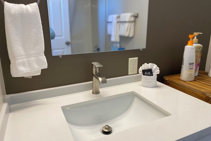 Room 42 of 136