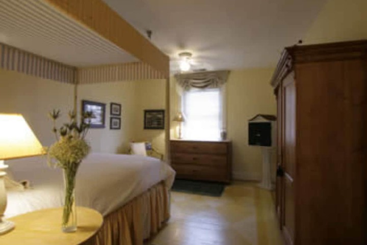 Room 60 of 79