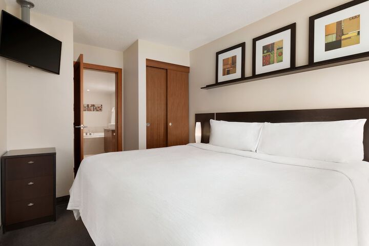 Room 40 of 48