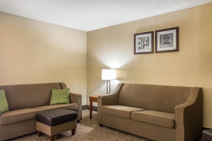 Room 27 of 43