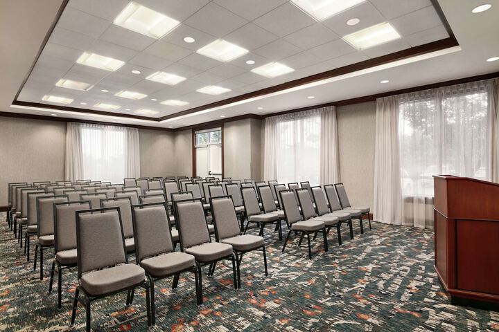 Hampton Inn & Suites Washington-Dulles International Airport