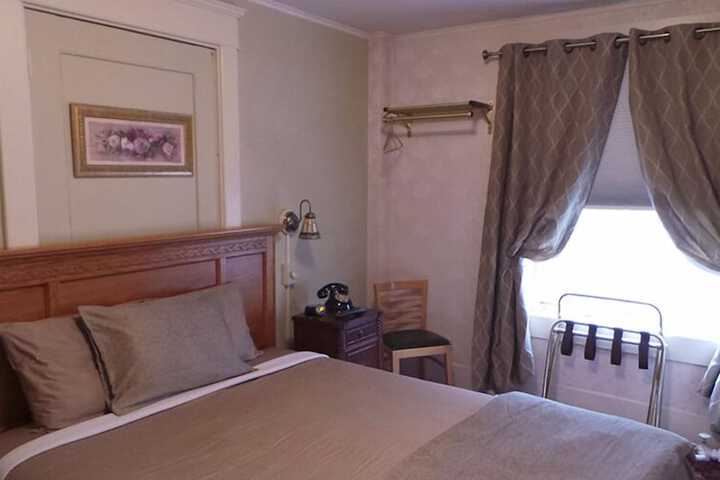 Van Gilder Hotel