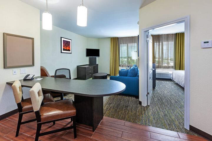Room 15 of 34