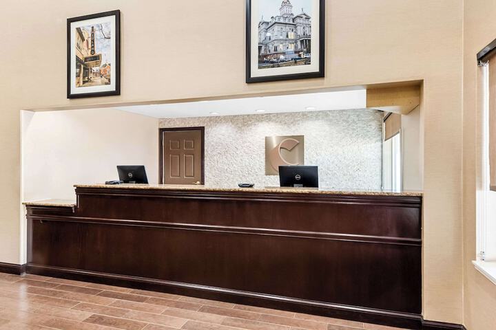 Comfort Inn & Suites Heath - Newark South