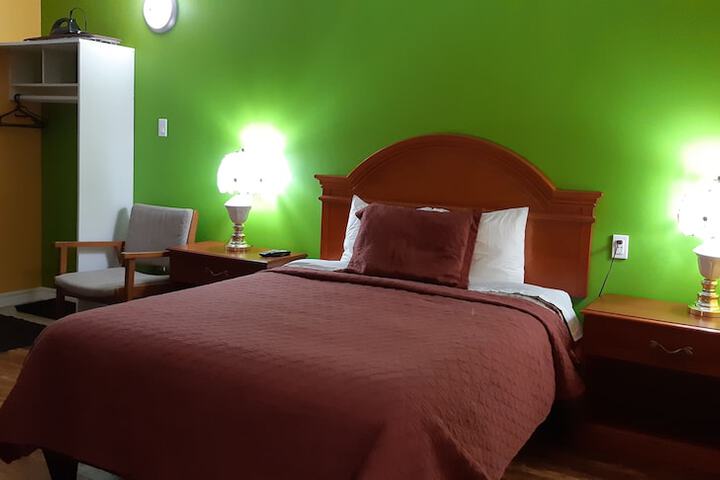 Room 32 of 40