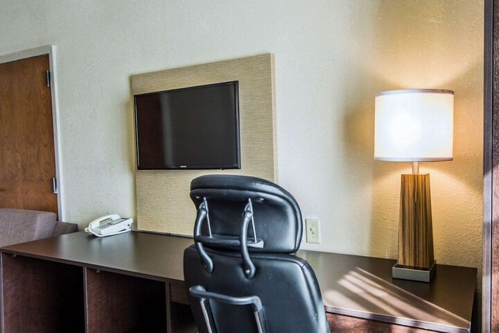 Room 25 of 40